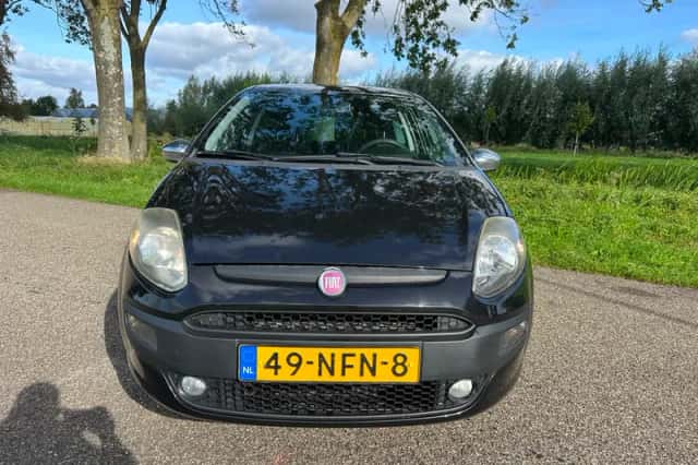 Fiat Punto Evo (2010) thumbnail 2