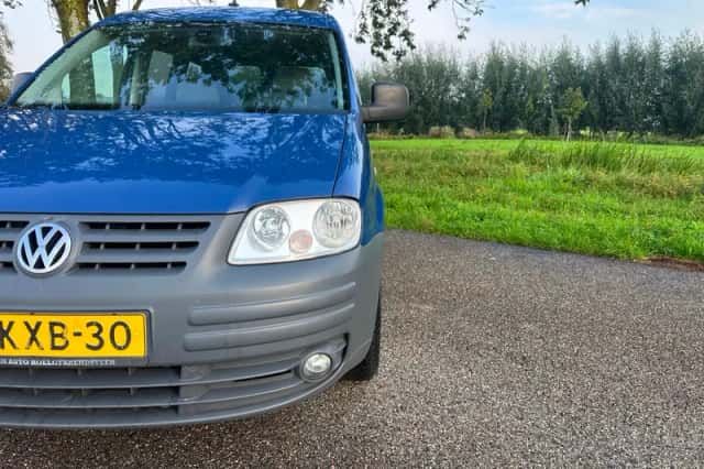 Volkswagen Caddy (2008) thumbnail 3