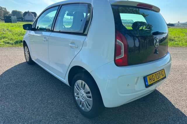 Volkswagen Up! (2014) thumbnail 5