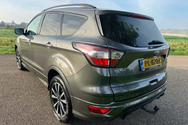 Ford Kuga (2017) thumbnail 5