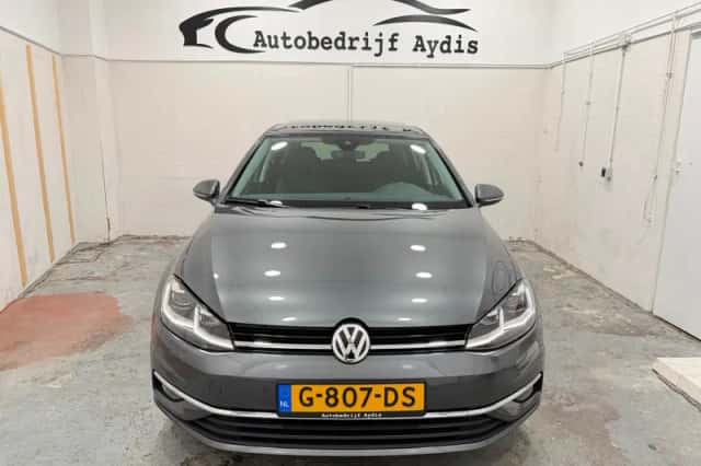 Volkswagen Golf (2018) thumbnail 3