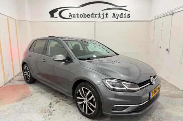 Volkswagen Golf (2018) thumbnail 4