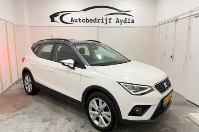 SEAT Arona (2017) thumbnail 3
