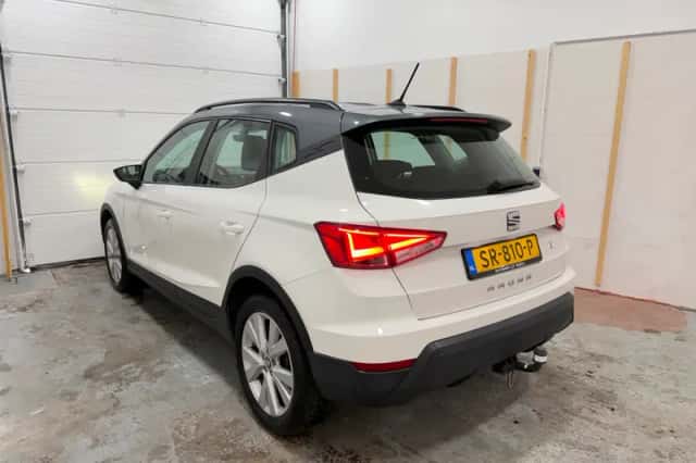 SEAT Arona (2017) thumbnail 4