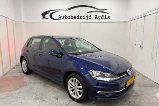 Volkswagen Golf (2017) thumbnail 3