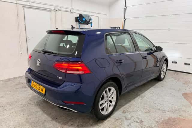 Volkswagen Golf (2017) thumbnail 5