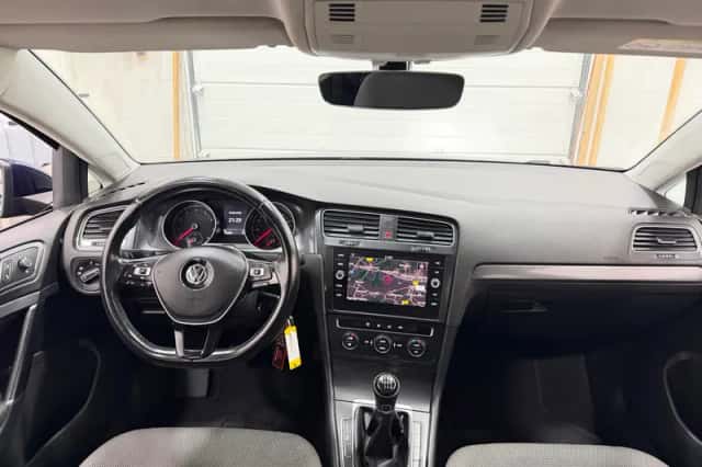 Volkswagen Golf (2017) thumbnail 6
