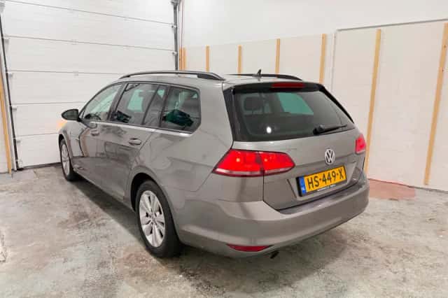 Volkswagen Golf (2015) thumbnail 4