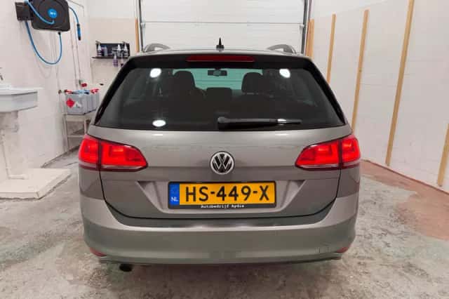 Volkswagen Golf (2015) thumbnail 5