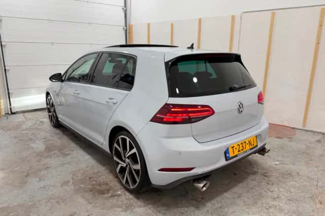 Volkswagen Golf (2018) thumbnail 4