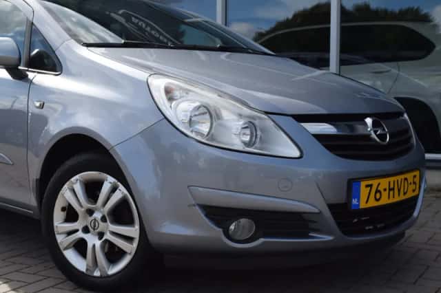 Opel Corsa (2009) thumbnail 5