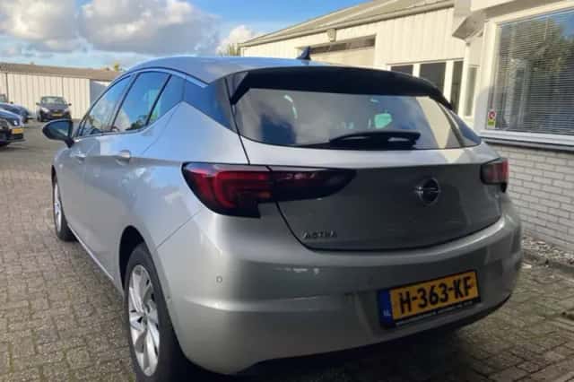 Opel Astra (2020) thumbnail 3