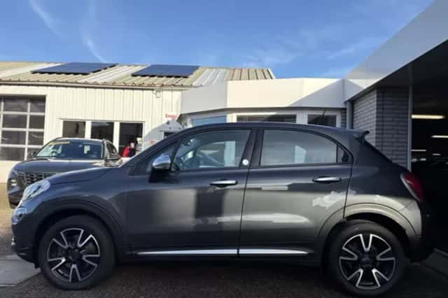 Fiat 500X (2018) thumbnail 2