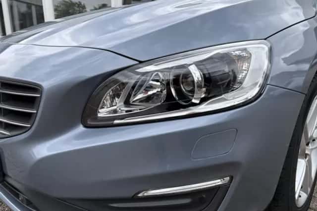 Volvo V60 (2017) thumbnail 6