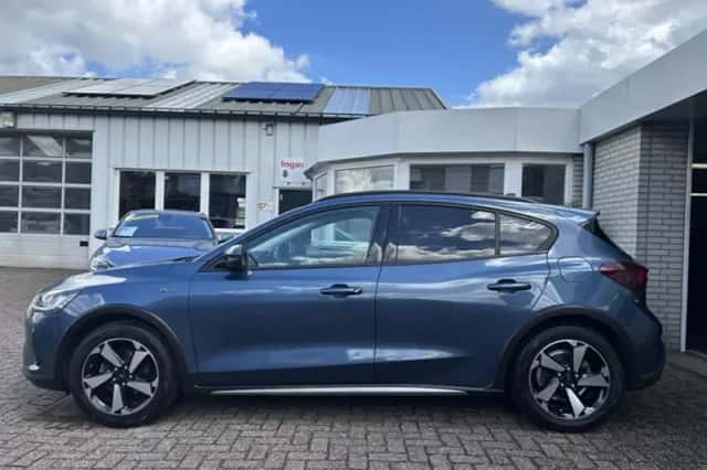 Ford Focus (2022) thumbnail 2