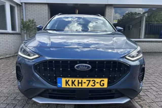Ford Focus (2022) thumbnail 5