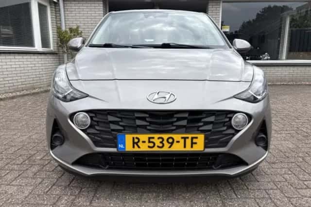 Hyundai i10 (2021) thumbnail 3