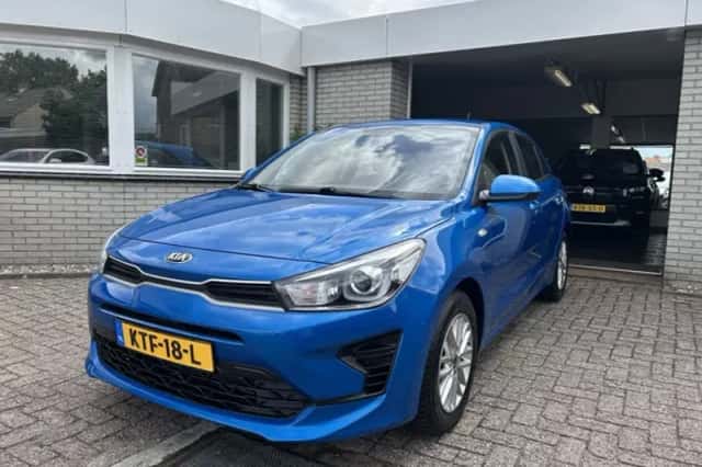 Kia Rio (2021) thumbnail 1