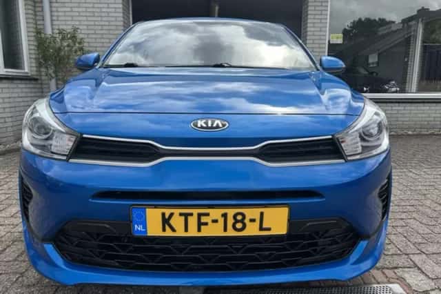 Kia Rio (2021) thumbnail 5
