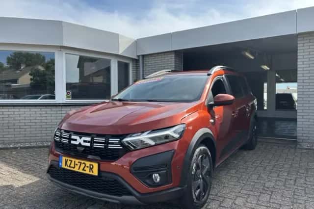 Dacia Jogger (2024) thumbnail 1