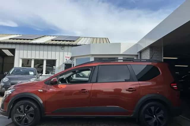 Dacia Jogger (2024) thumbnail 2