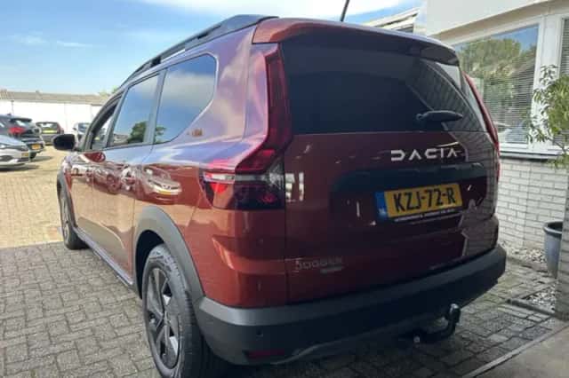 Dacia Jogger (2024) thumbnail 3