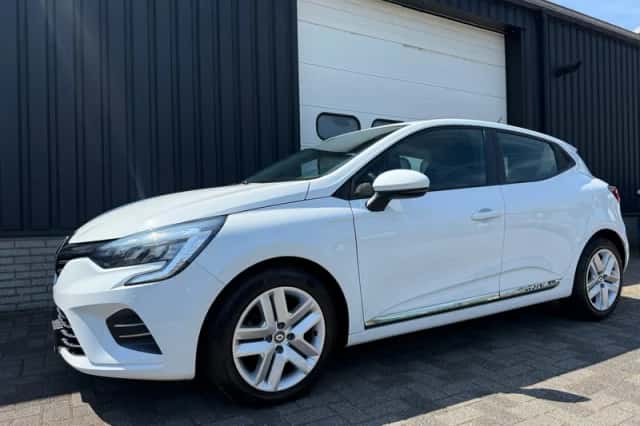 Renault Clio (2021) thumbnail 2