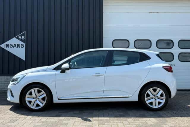 Renault Clio (2021) thumbnail 4