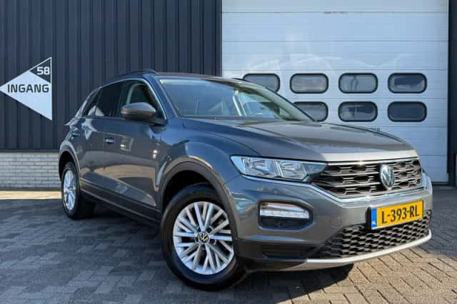 Volkswagen T-Roc (2021) thumbnail 1