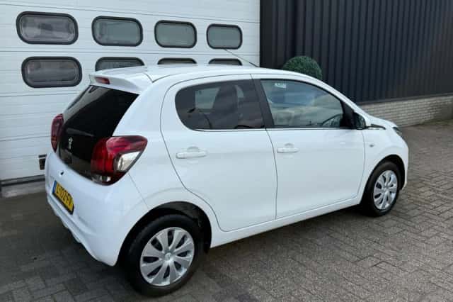 Peugeot 108 (2021) thumbnail 3