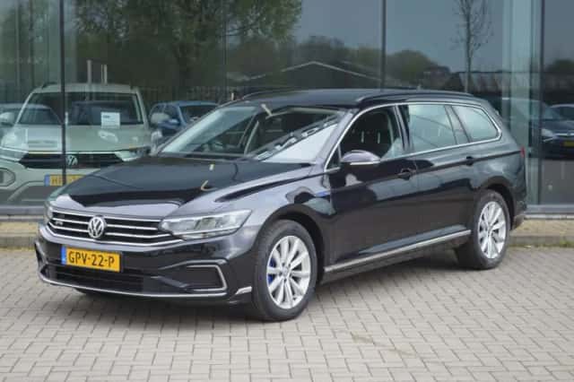 Volkswagen Passat (2020) thumbnail 1