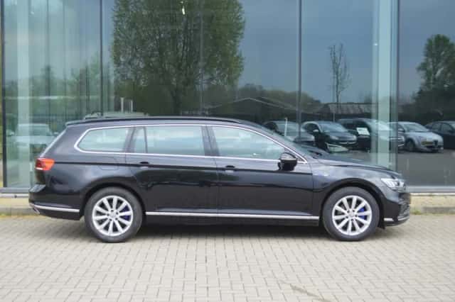 Volkswagen Passat (2020) thumbnail 5
