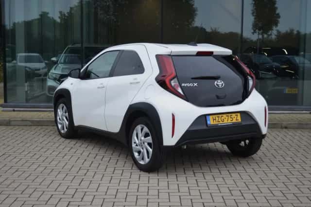 Toyota Aygo X (2022) thumbnail 3
