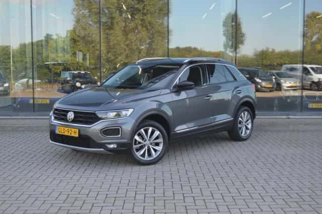 Volkswagen T-Roc (2019) thumbnail 1