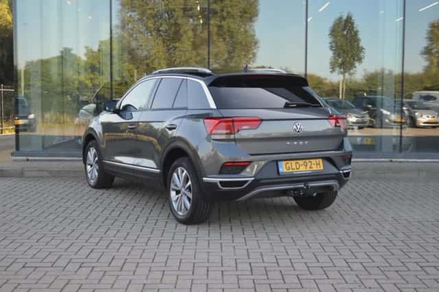Volkswagen T-Roc (2019) thumbnail 3