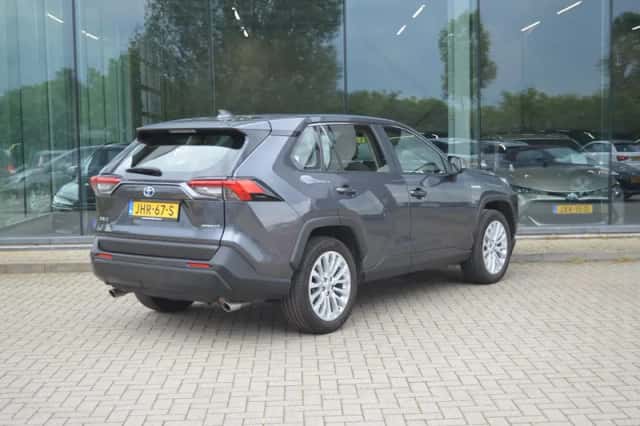 Toyota RAV4 (2021) thumbnail 4