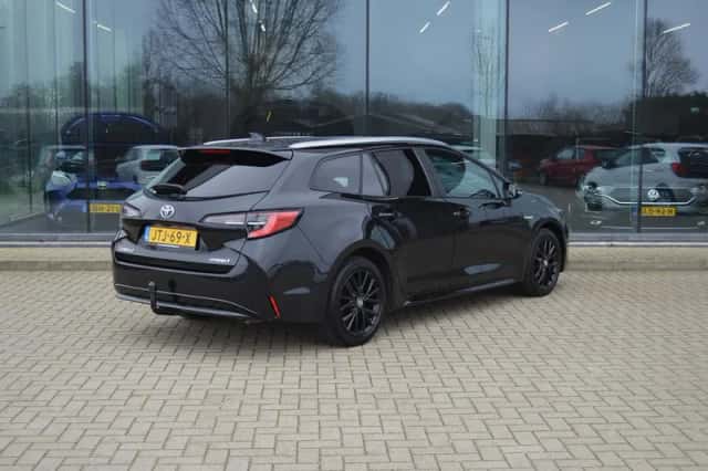 Toyota Corolla (2021) thumbnail 4