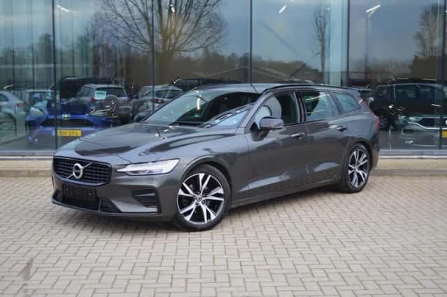 Volvo V60 (2022) thumbnail 1