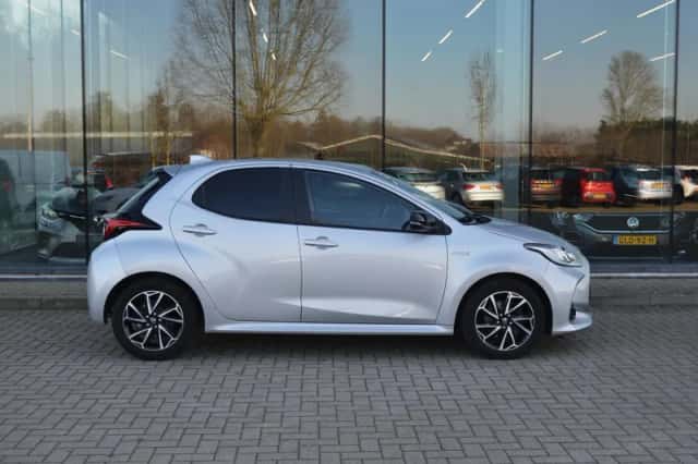 Toyota Yaris (2020) thumbnail 5