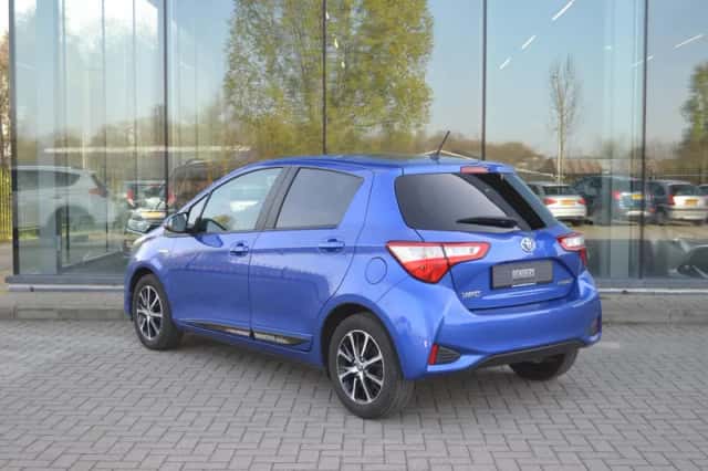 Toyota Yaris (2018) thumbnail 3