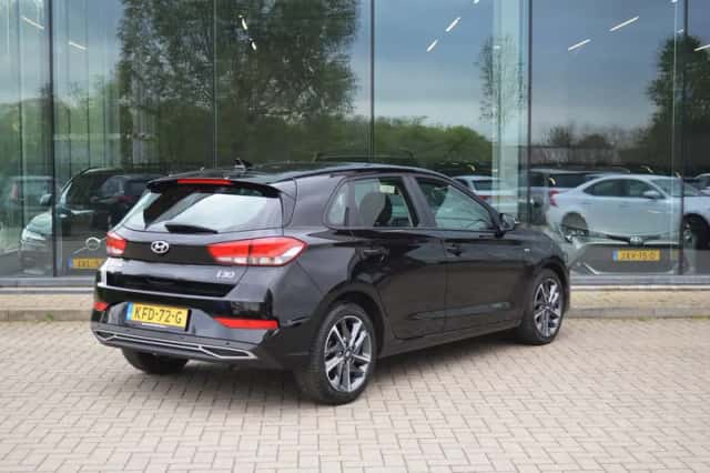 Hyundai i30 (2023) thumbnail 4