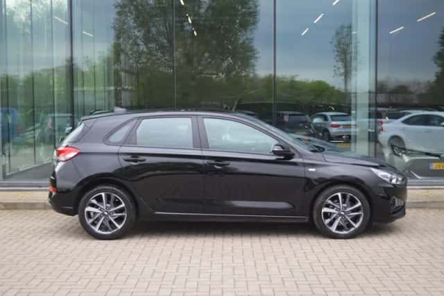 Hyundai i30 (2023) thumbnail 5