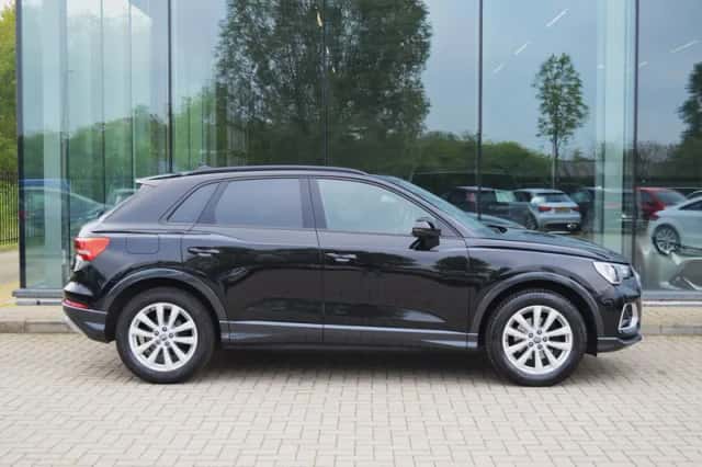 Audi Q3 (2020) thumbnail 5