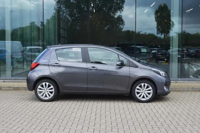 Toyota Yaris (2016) thumbnail 5
