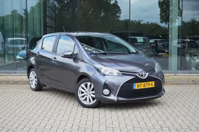 Toyota Yaris (2016) thumbnail 6