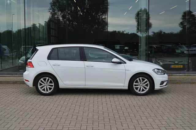 Volkswagen Golf (2019) thumbnail 5