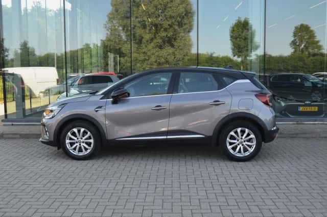 Renault Captur (2020) thumbnail 2