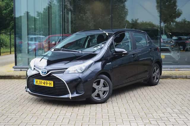 Toyota Yaris (2017) thumbnail 1