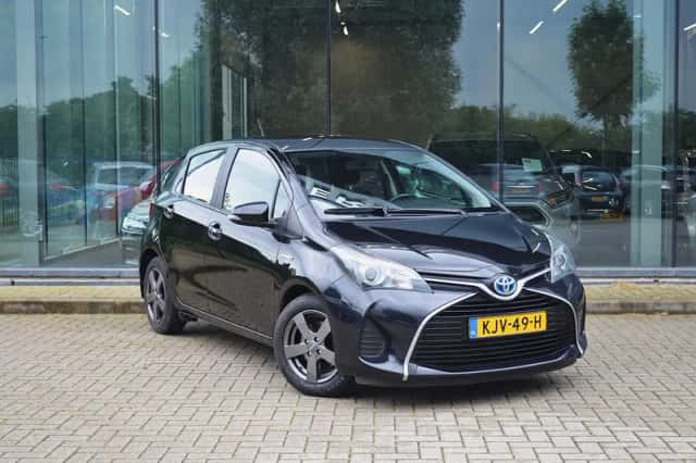 Toyota Yaris (2017) thumbnail 6