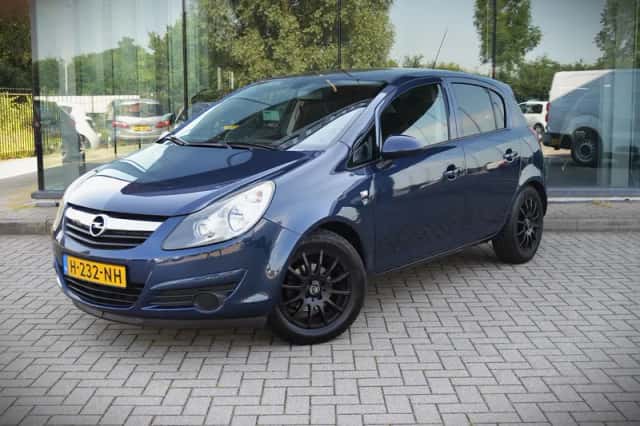 Opel Corsa (2010) thumbnail 1